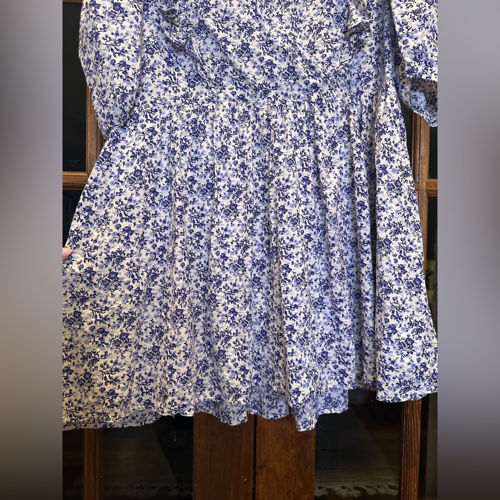 EUC H&M Size Medium Floral Ruffle Blue and White Dress - Picture 6 of 10